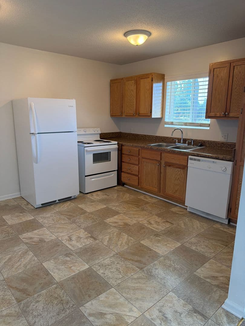 Kernersville Apartment: 1000 Salisbury Street Apt 5-B