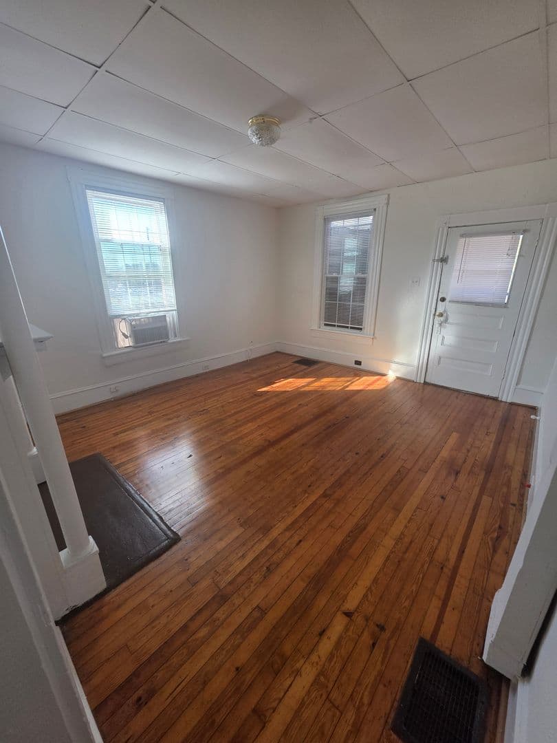Winston-Salem Apartment: 115 S. Spruce Street Apt #4