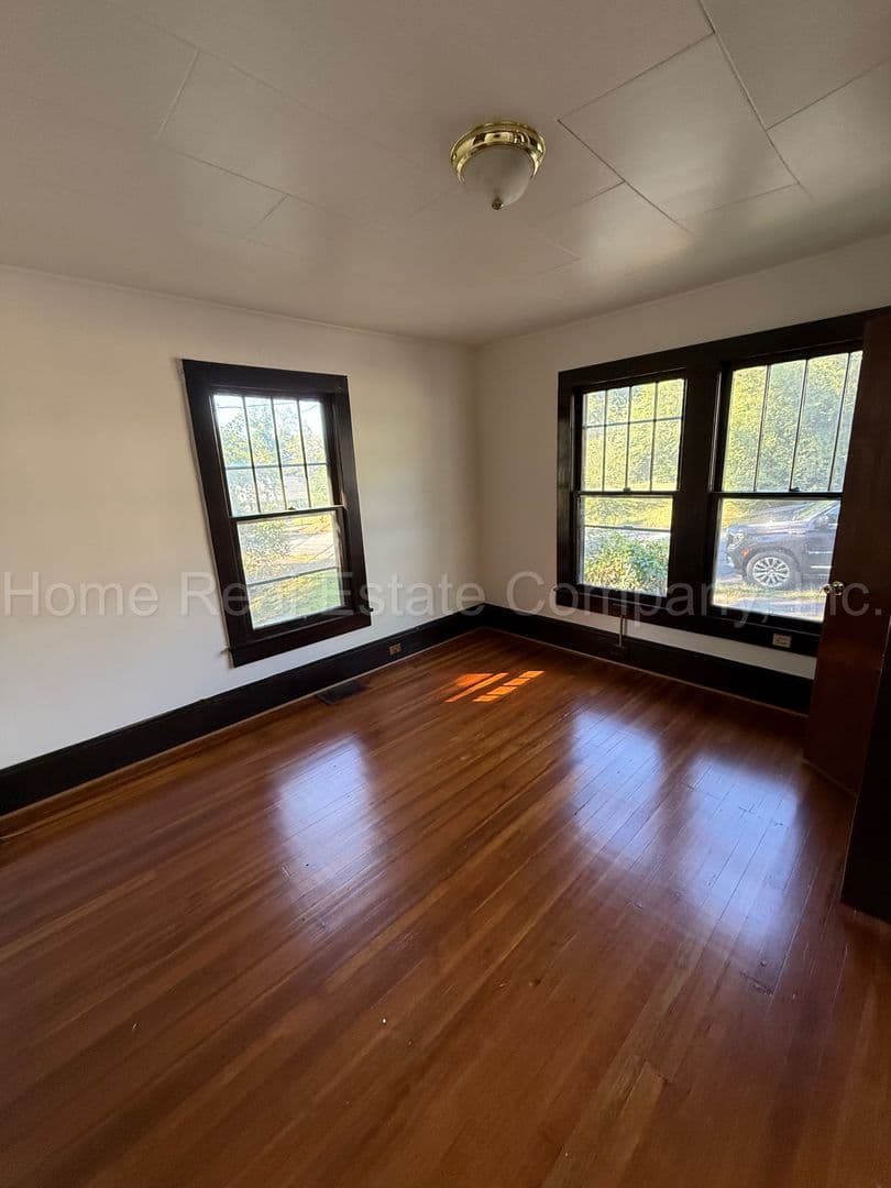 Winston-Salem House: 1118 Franklin Street