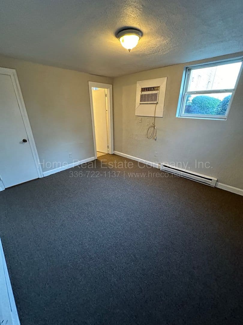 Winston-Salem Apartment: 131 Westdale Avenue