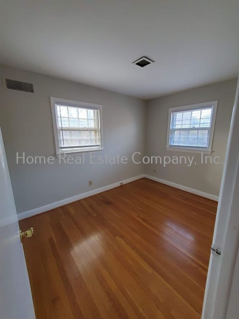 Winston-Salem Apartment: 1619 W. Northwest Blvd