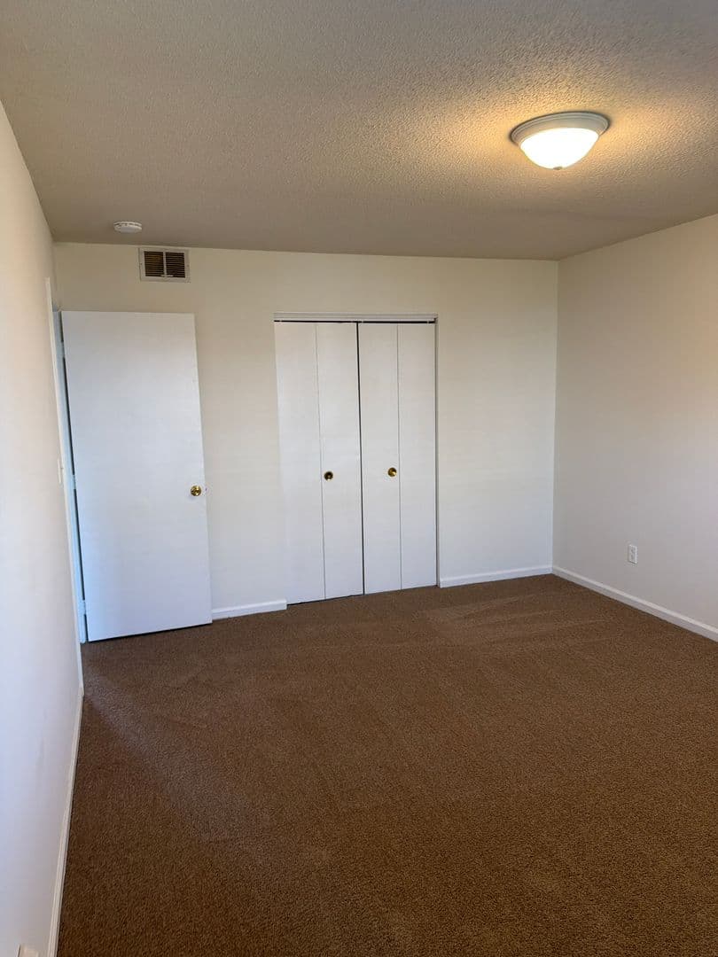 Kernersville Apartment: 1000 Salisbury Street Apt 5-B