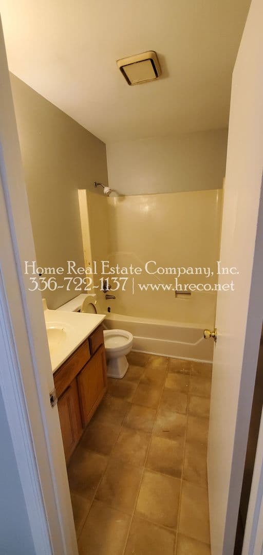 Winston-Salem Multiplex: 4267 Mineral Avenue Apt B