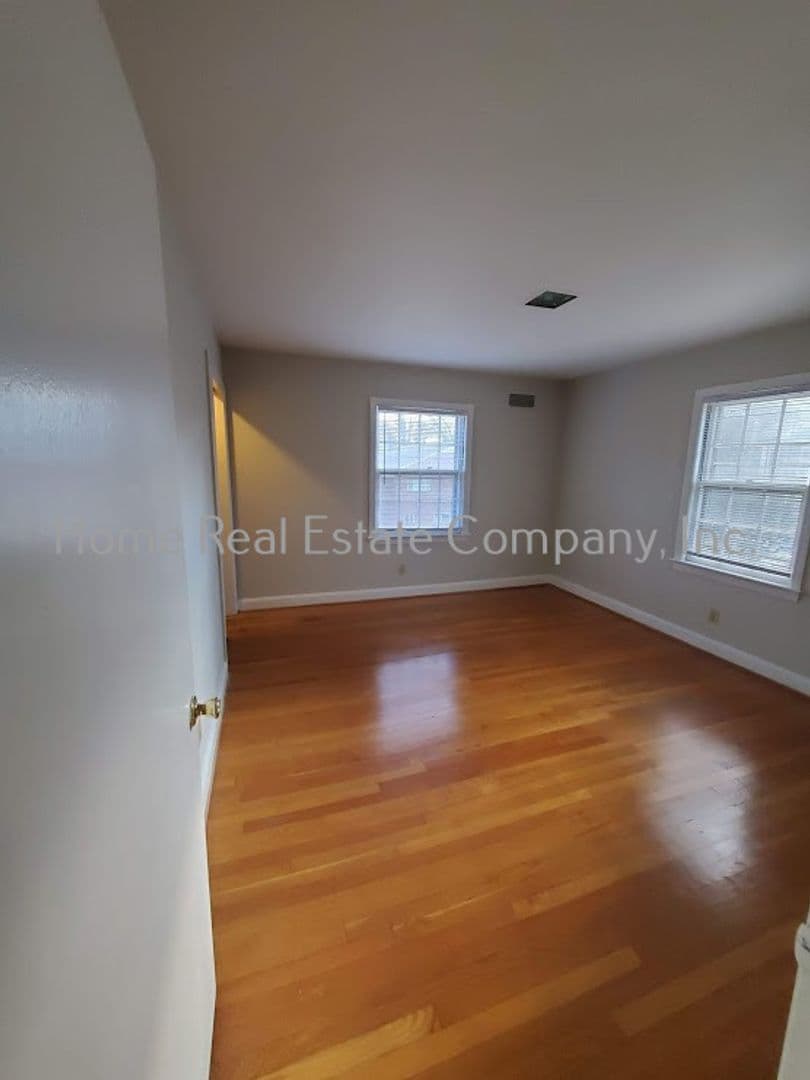 Winston-Salem Apartment: 1619 W. Northwest Blvd