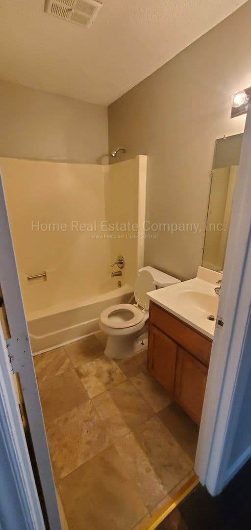 Winston-Salem Apartment: 1400 W. Academy Street Apt #9