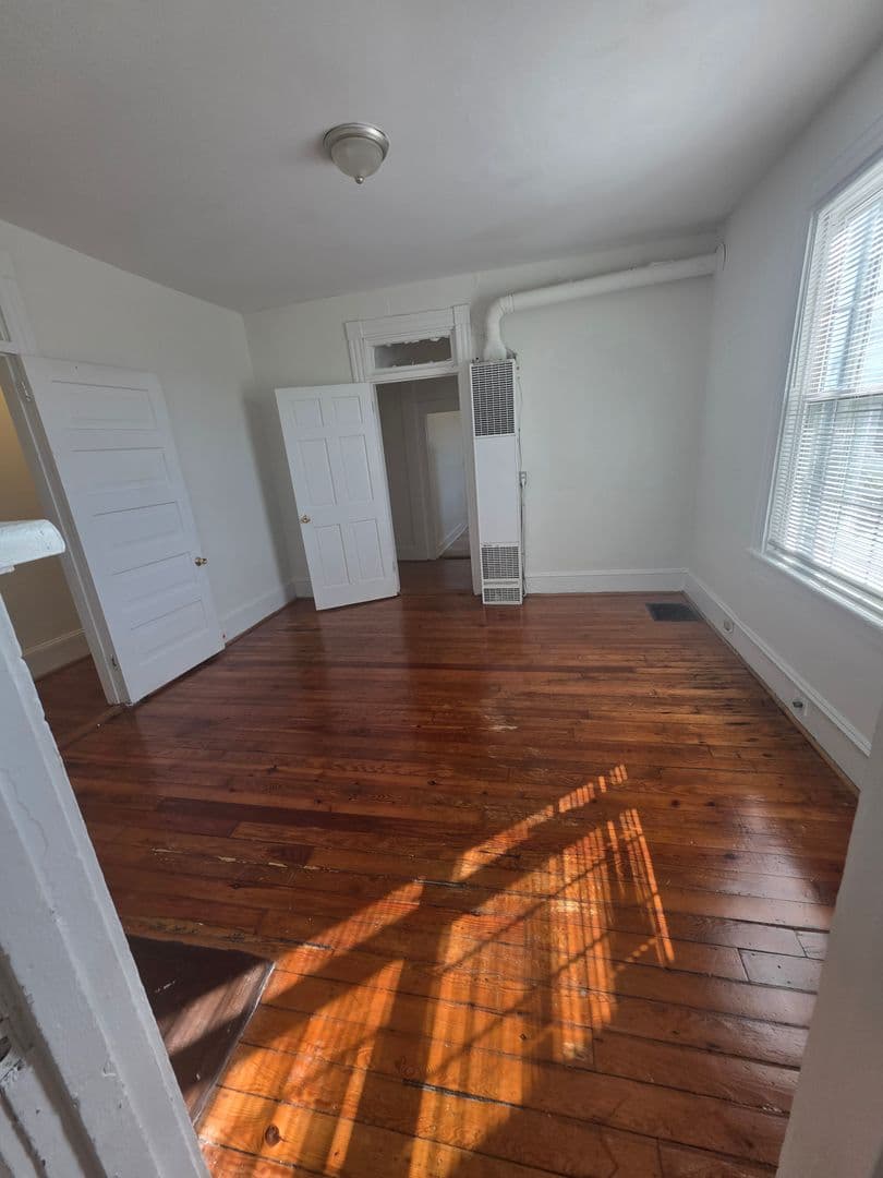 Winston-Salem Apartment: 115 S. Spruce Street Apt #4