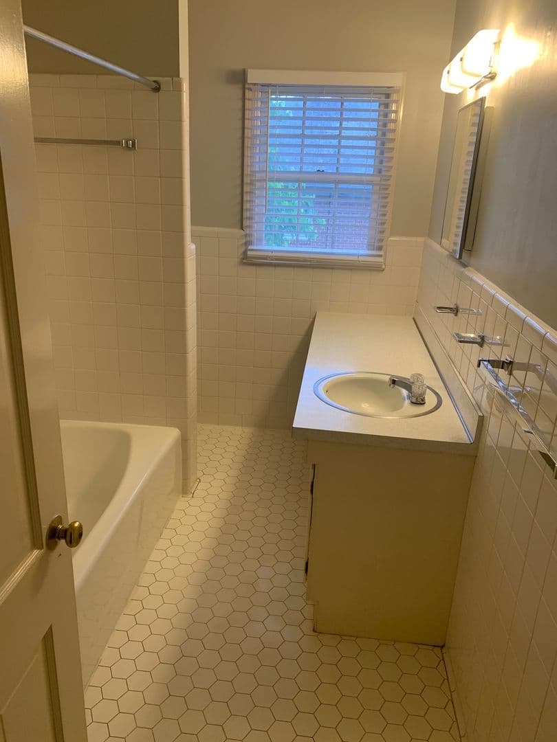 Winston-Salem Apartment: 1194 W. Fourth Street Apt C
