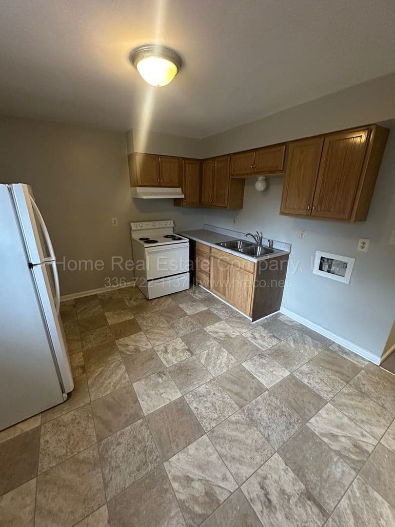 Winston-Salem Apartment: 151 Westdale Avenue Apt F