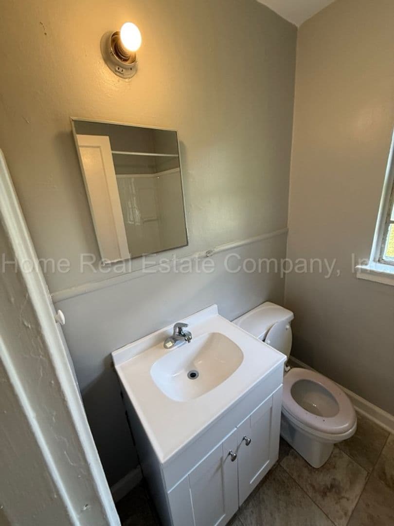Winston-Salem House: 658 Clemson Circle