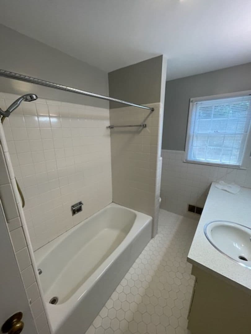 Winston-Salem Apartment: 1194 W. Fourth Street Apt A