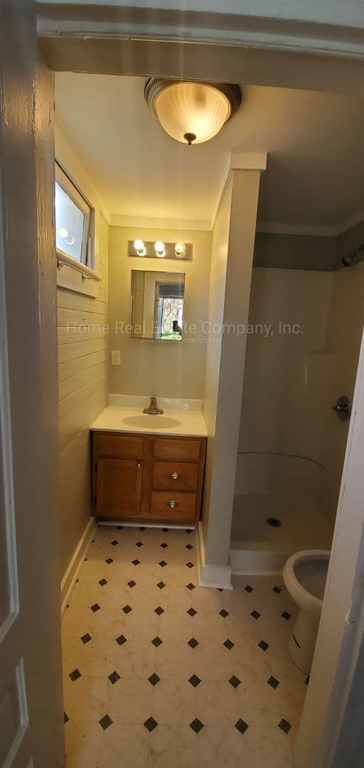 Winston-Salem Apartment: 412 W. First Street Apt B