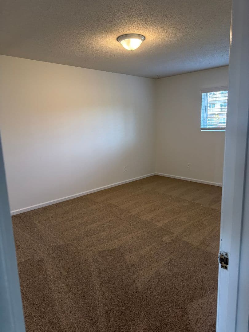 Kernersville Apartment: 1000 Salisbury Street Apt 5-B