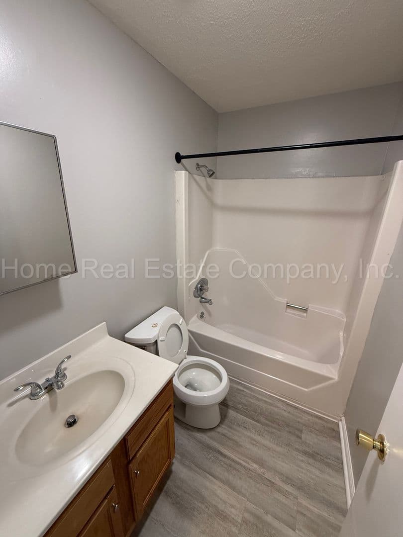 Kernersville Apartment: 1002 Salisbury Street Apt 4-B