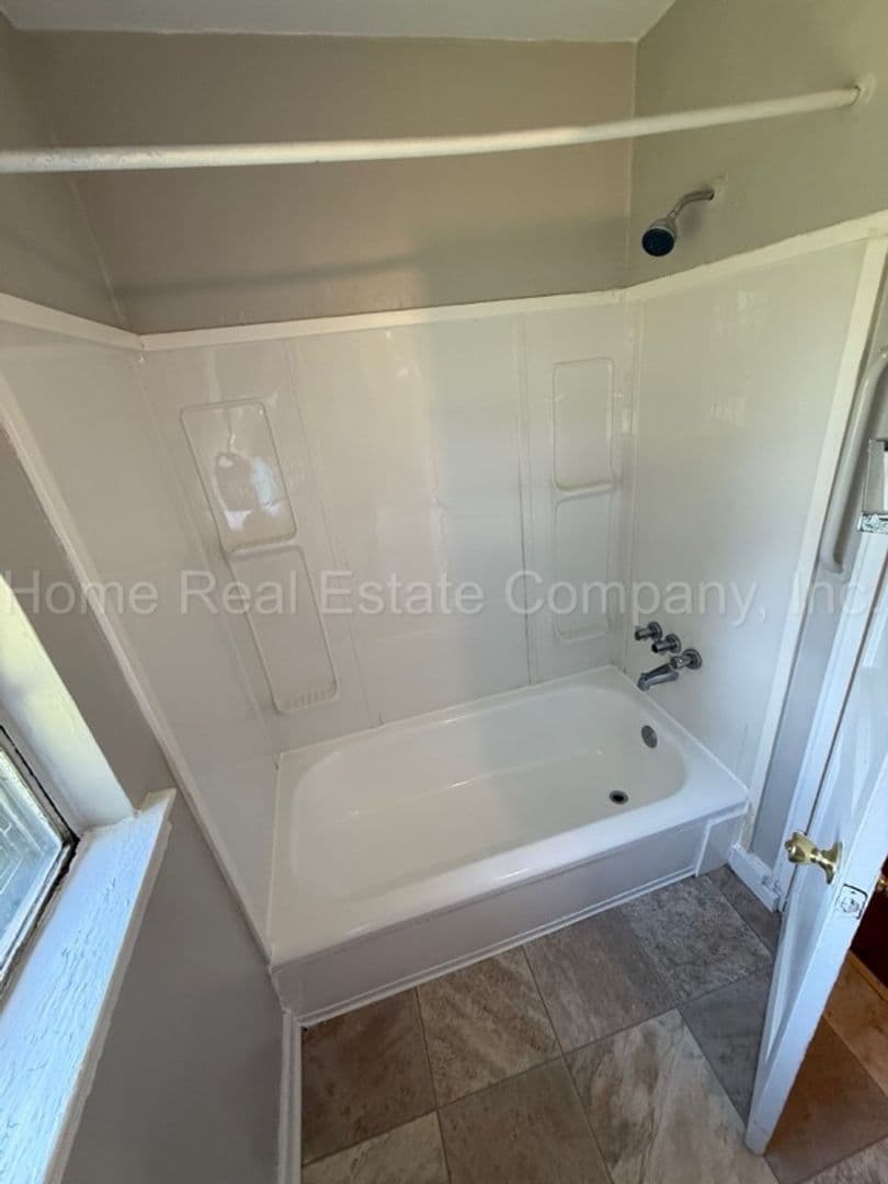 Winston-Salem House: 658 Clemson Circle