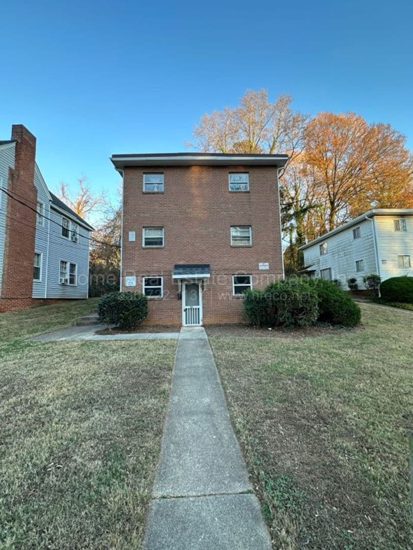 Winston-Salem Apartment: 131 Westdale Avenue