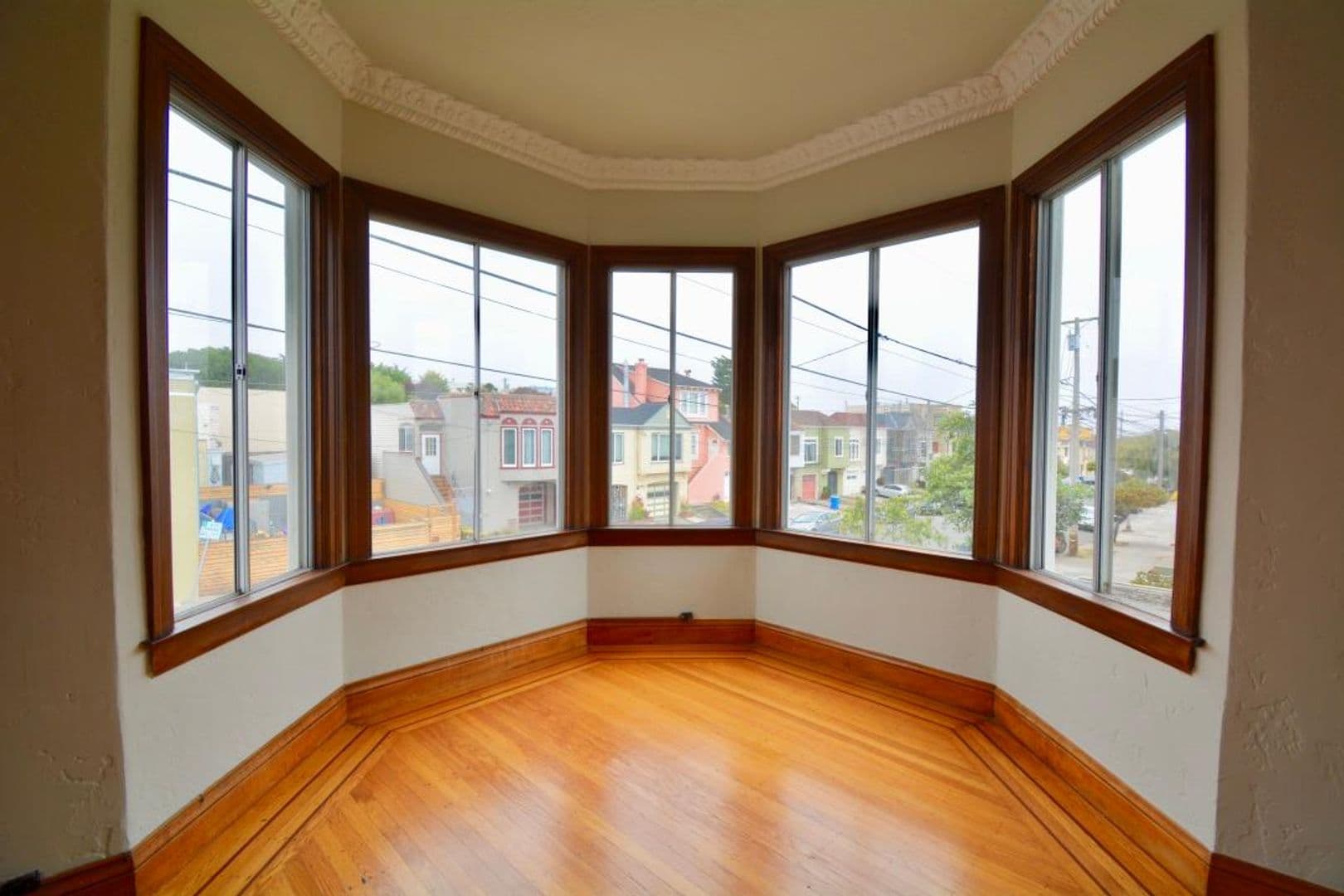 San Francisco Apartment: 2401 32nd Avenue