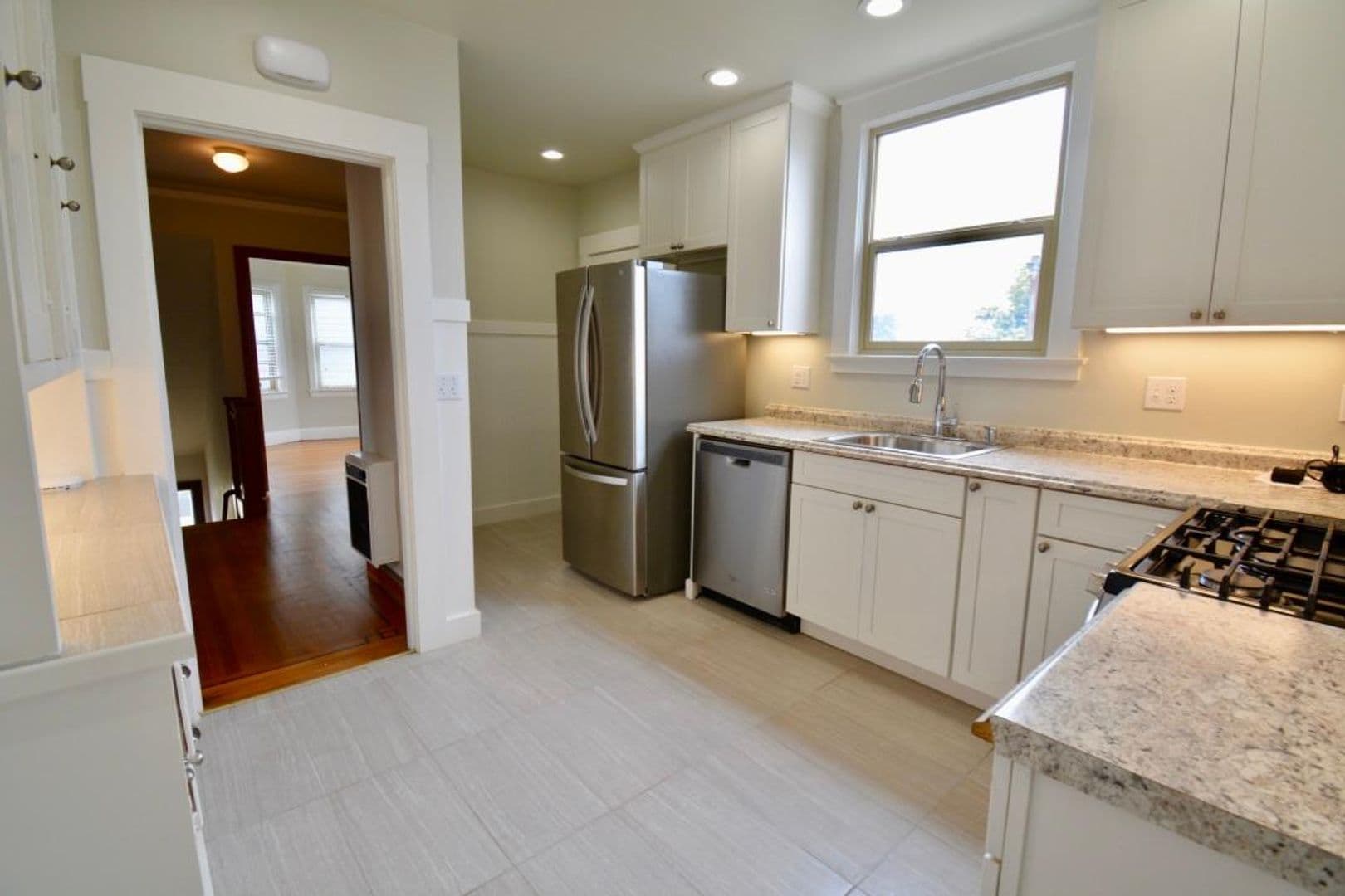 San Francisco Apartment: 2401 32nd Avenue
