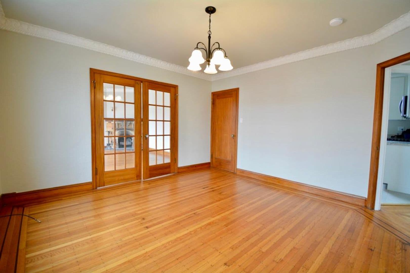 San Francisco Apartment: 2401 32nd Avenue