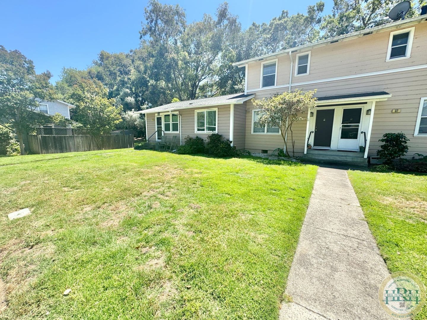 Novato Condo: 33 Livingston Court