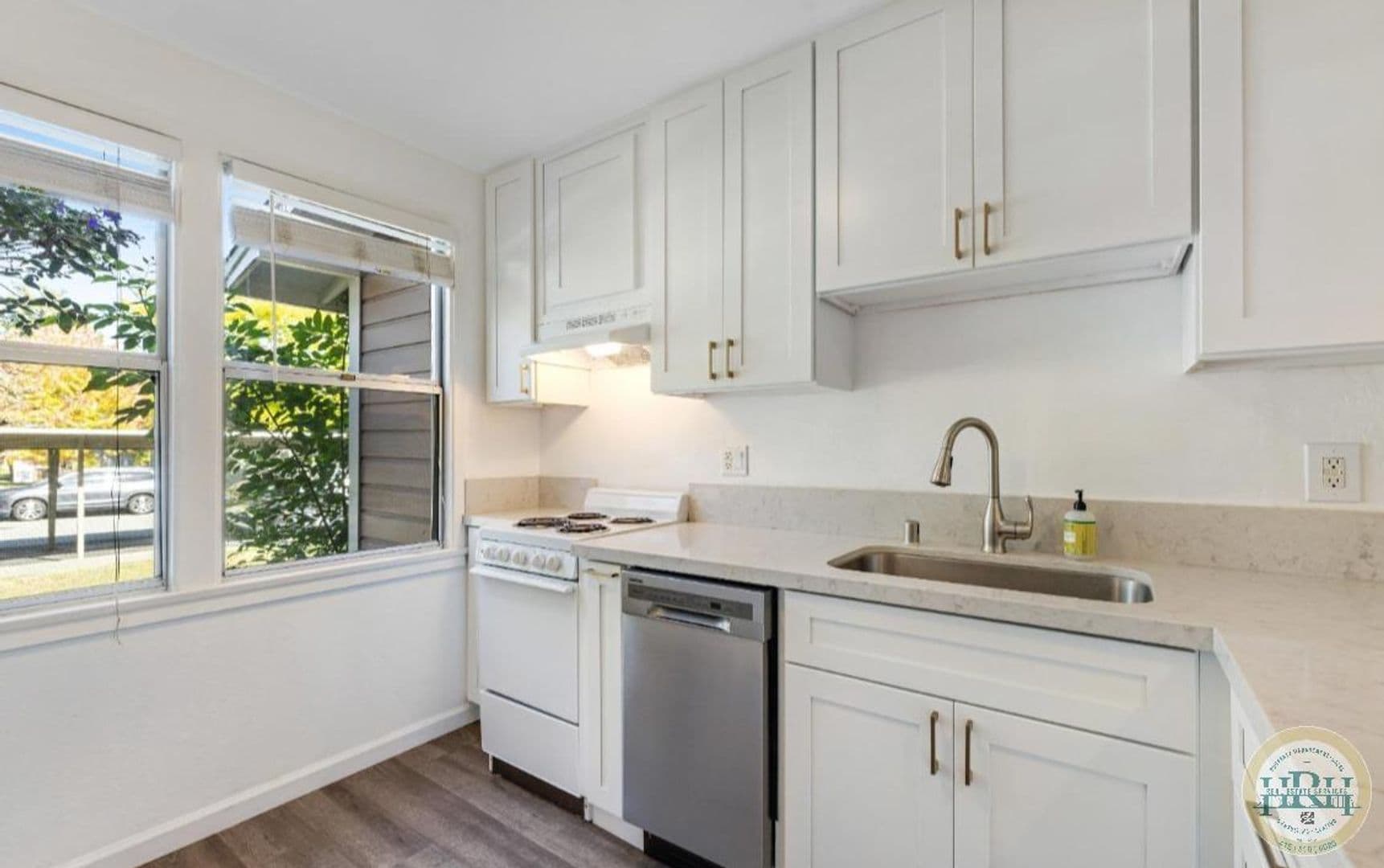Novato Condo: 33 Livingston Court