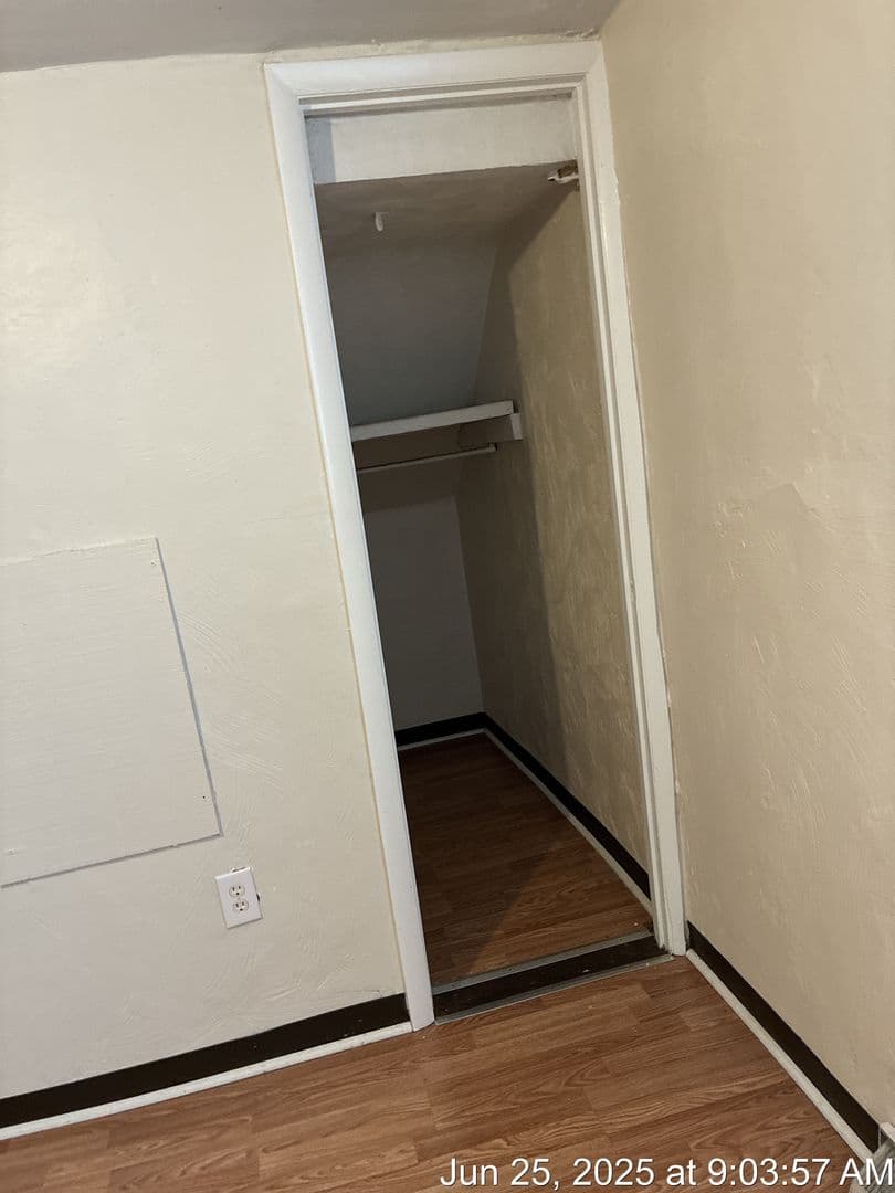 Morgantown Apartment: 521 Locust