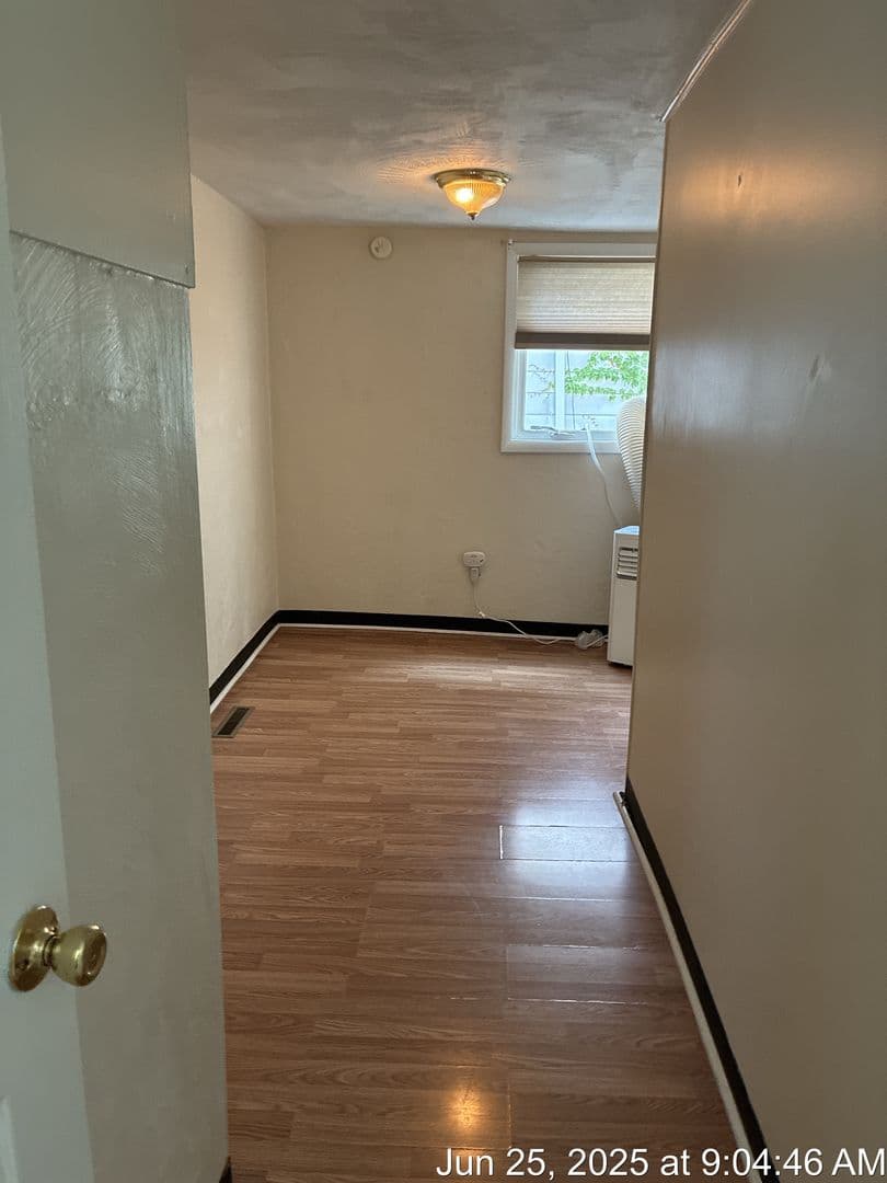 Morgantown Apartment: 521 Locust