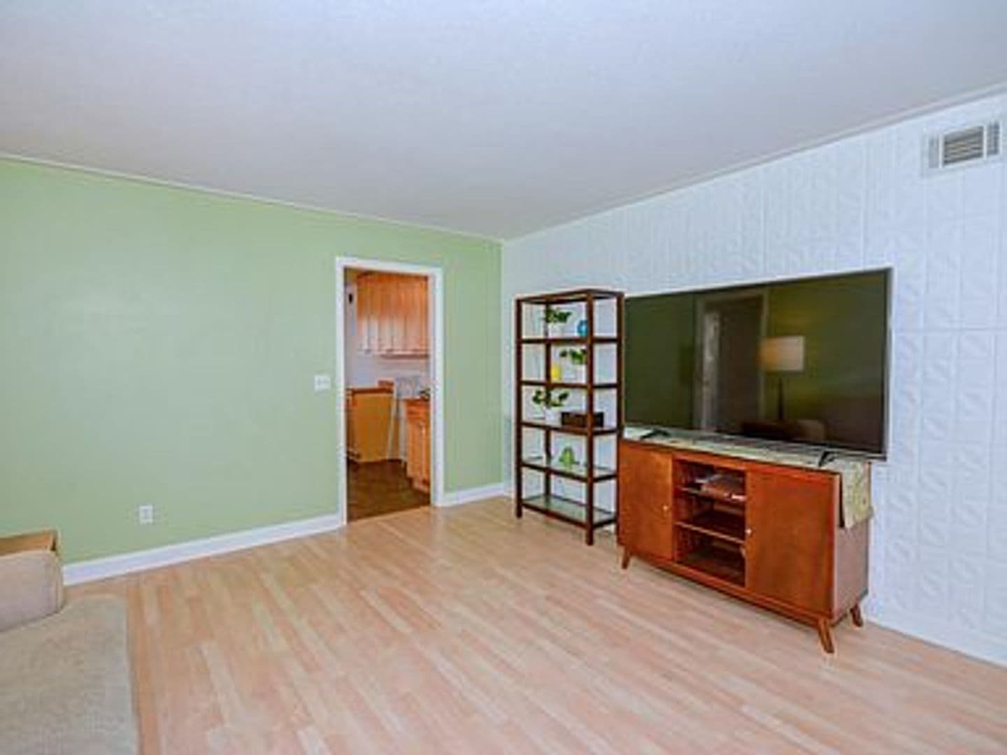 Columbia Condo: 1700 Dalloz Road