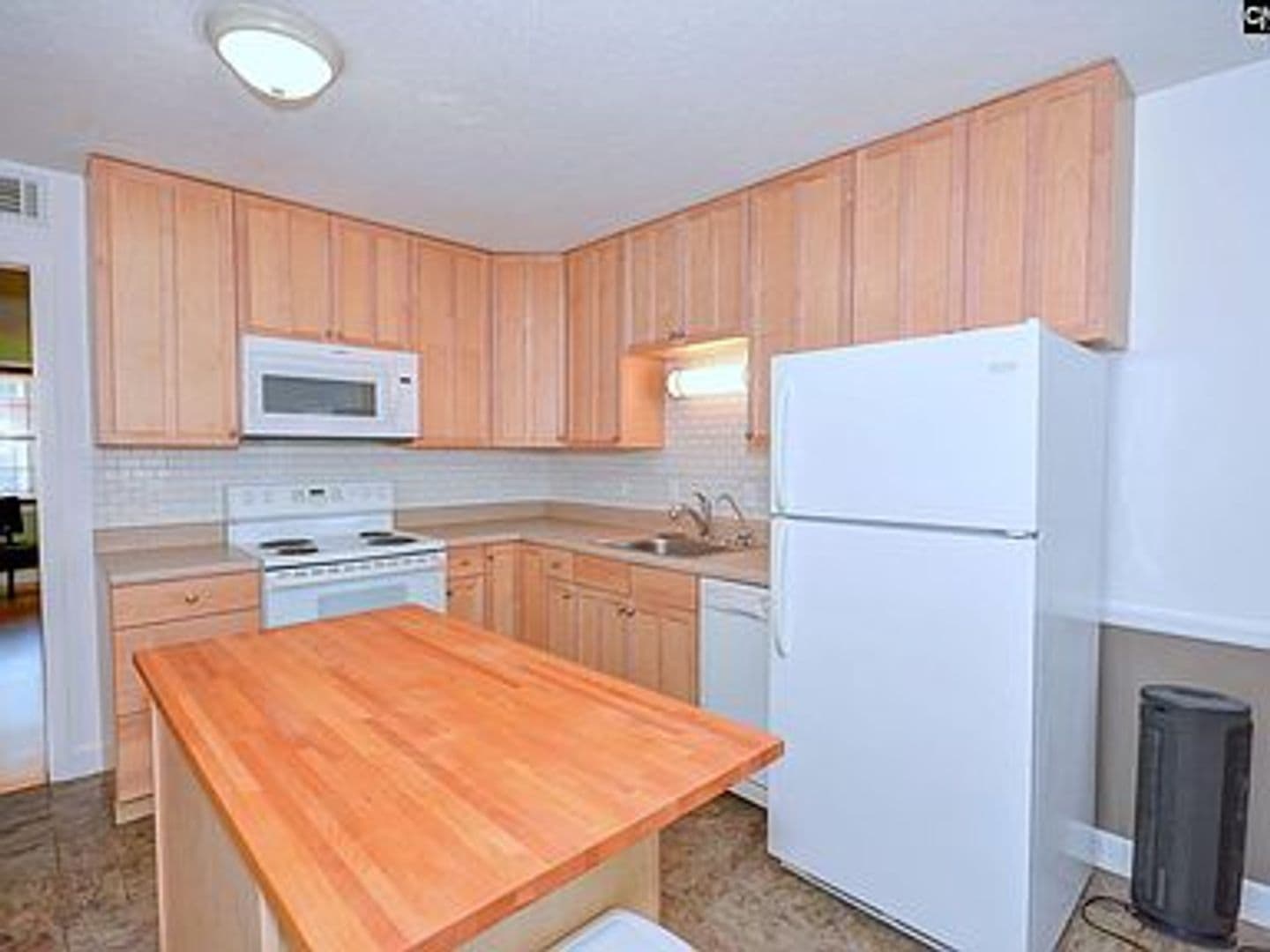 Columbia Condo: 1700 Dalloz Road
