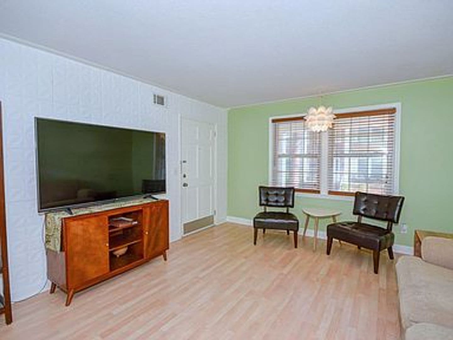 Columbia Condo: 1700 Dalloz Road