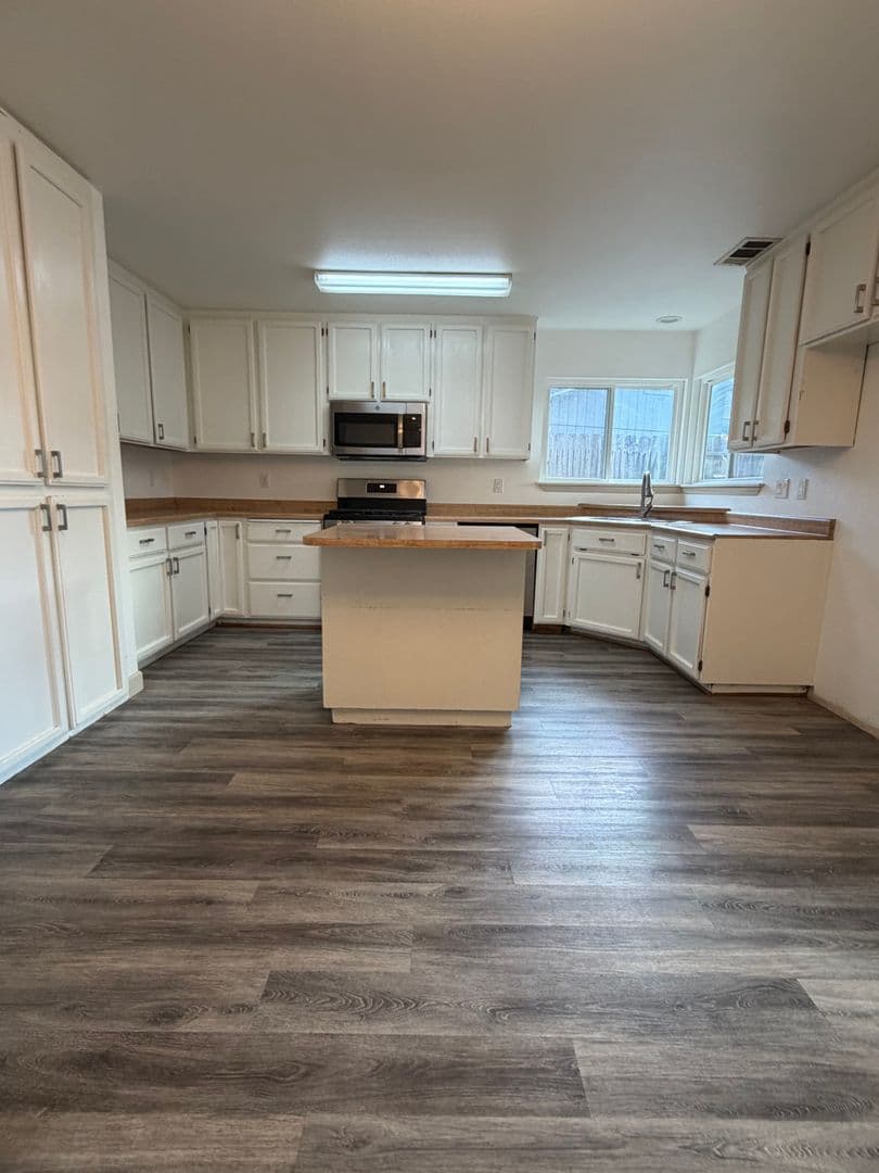 Anderson House: 2922 Cobblestone Loop
