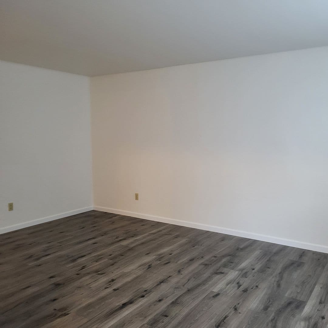Shasta Lake Apartment: 4531 Front St.