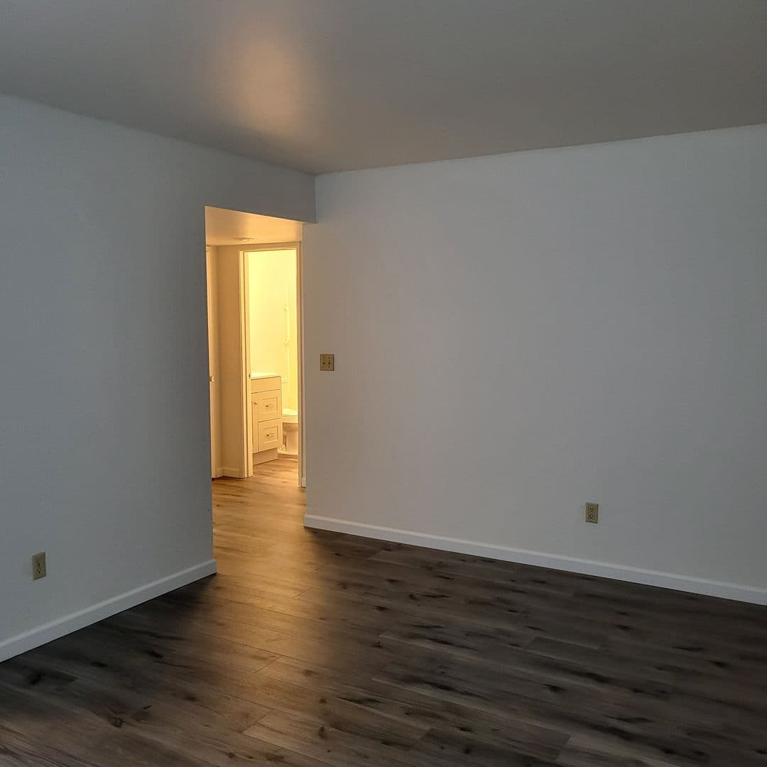 Shasta Lake Apartment: 4531 Front St.
