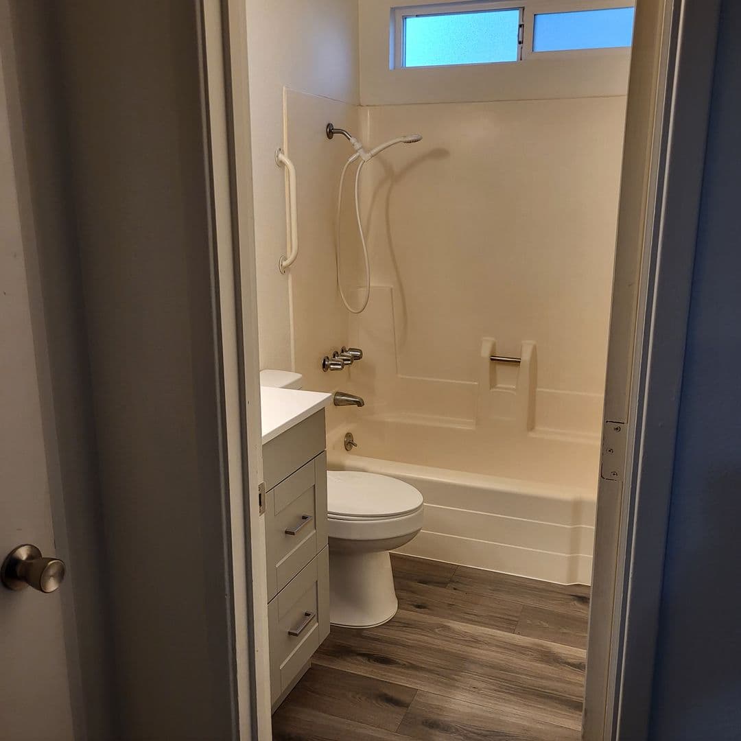 Shasta Lake Apartment: 4531 Front St.