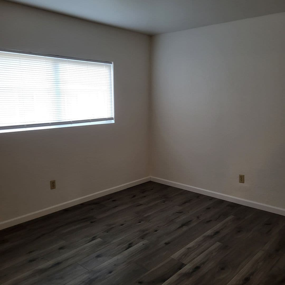 Shasta Lake Apartment: 4531 Front St.