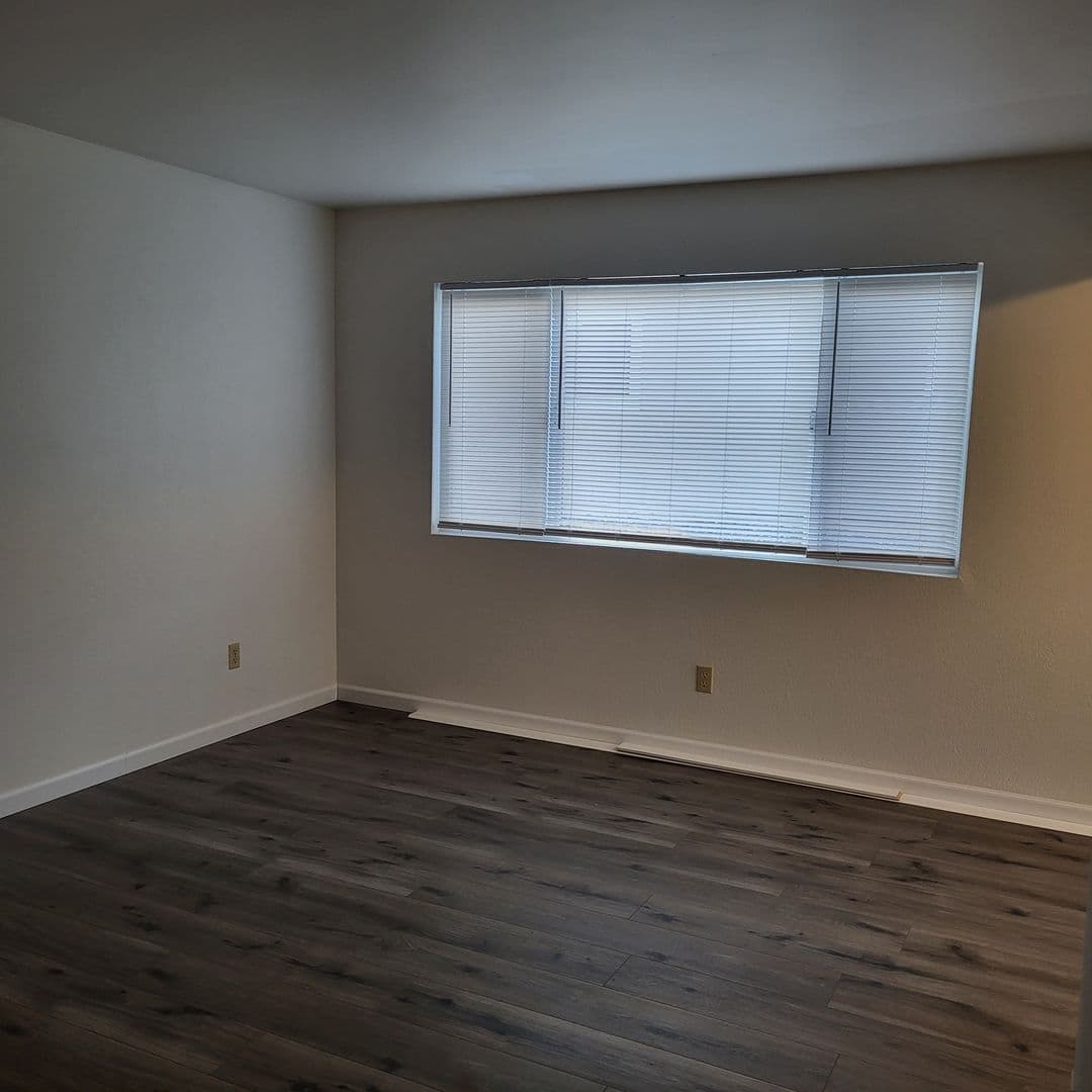 Shasta Lake Apartment: 4531 Front St.