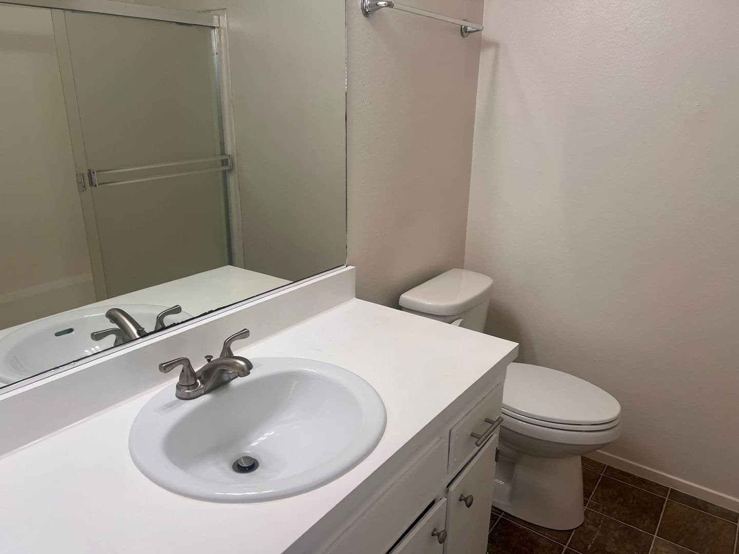 Redding Apartment: 395 Buckeye Terrace