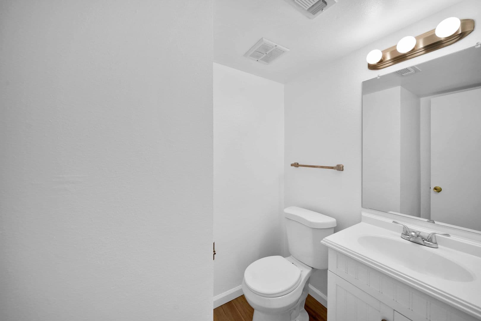 Redding Apartment: 1091 Del Sol Place
