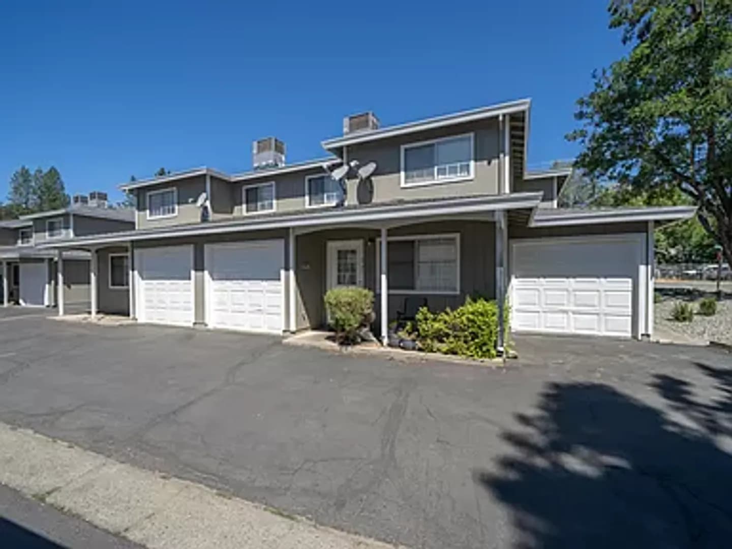 Weaverville Apartment: 10 S. Miner St.