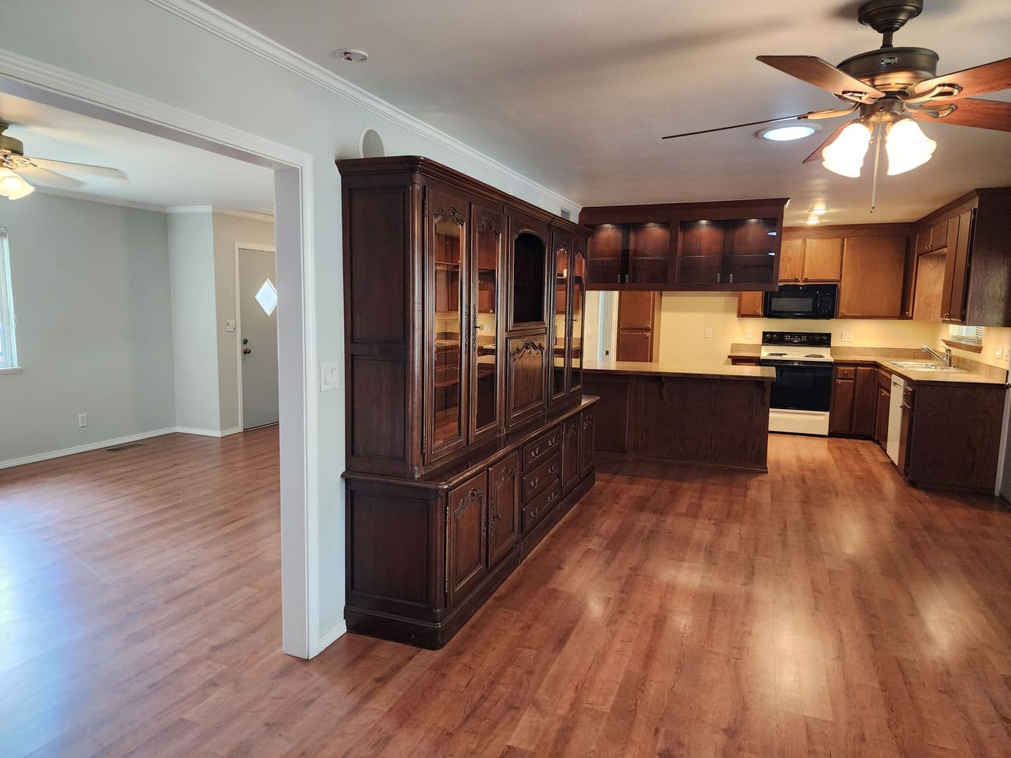 Redding House: 1412 Mistletoe Ln.