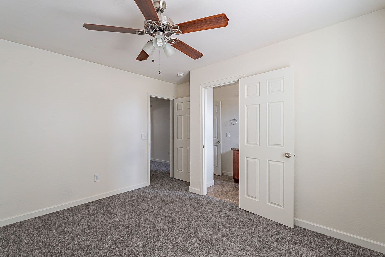 Phoenix Apartment: 17223 N Cave Creek Rd Unit 16
