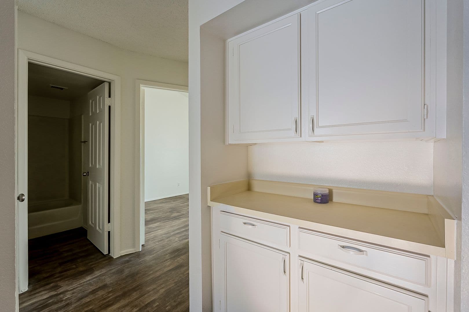 Glendale House: 5821 N 59th Dr