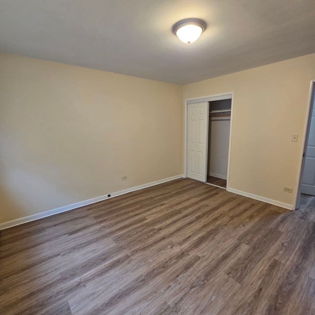 Hillside Apartment: 345 N Laverne Ave