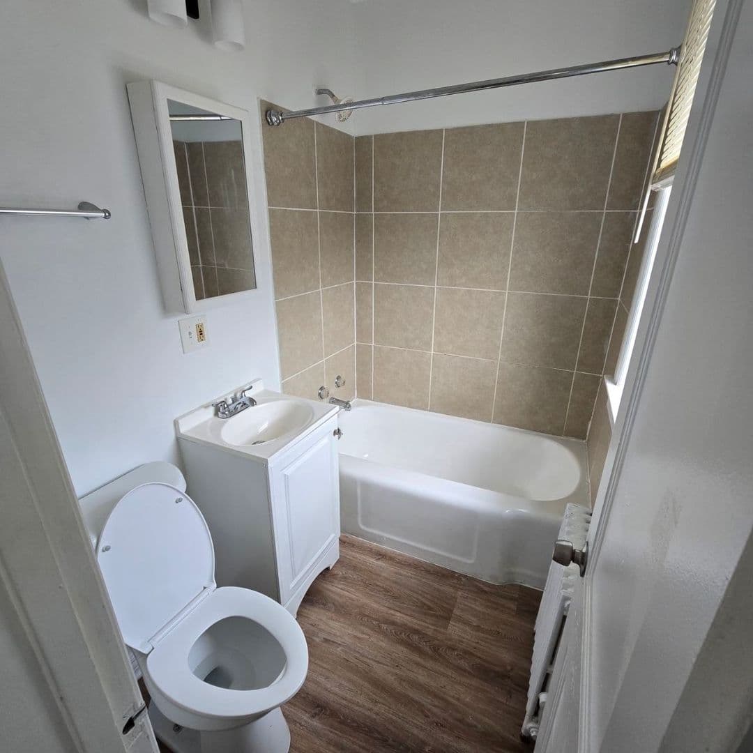 Oak Park Apartment: 510 N Humphrey Ave