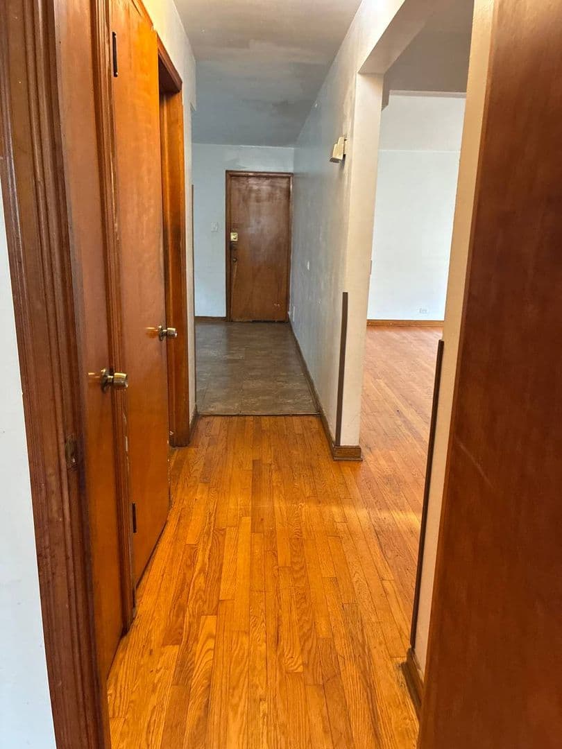 Oak Park Apartment: 1322 N  Austin Blvd