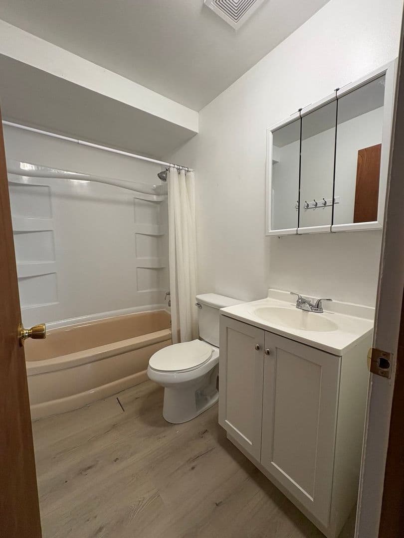 River Grove Apartment: 2674 Clarke St  IL