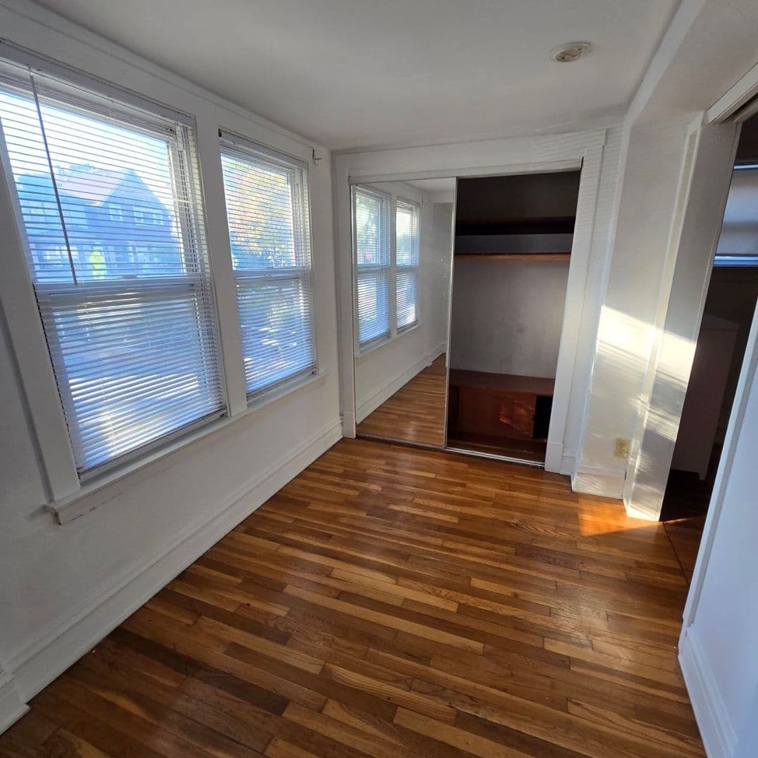 Oak Park Apartment: 510 N Humphrey Ave