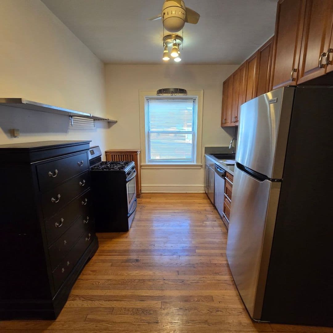 Oak Park Apartment: 510 N Humphrey Ave