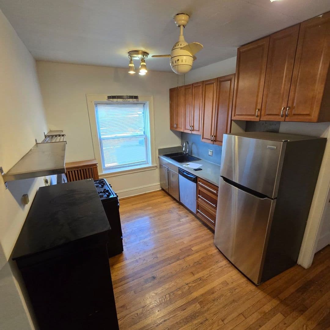 Oak Park Apartment: 510 N Humphrey Ave