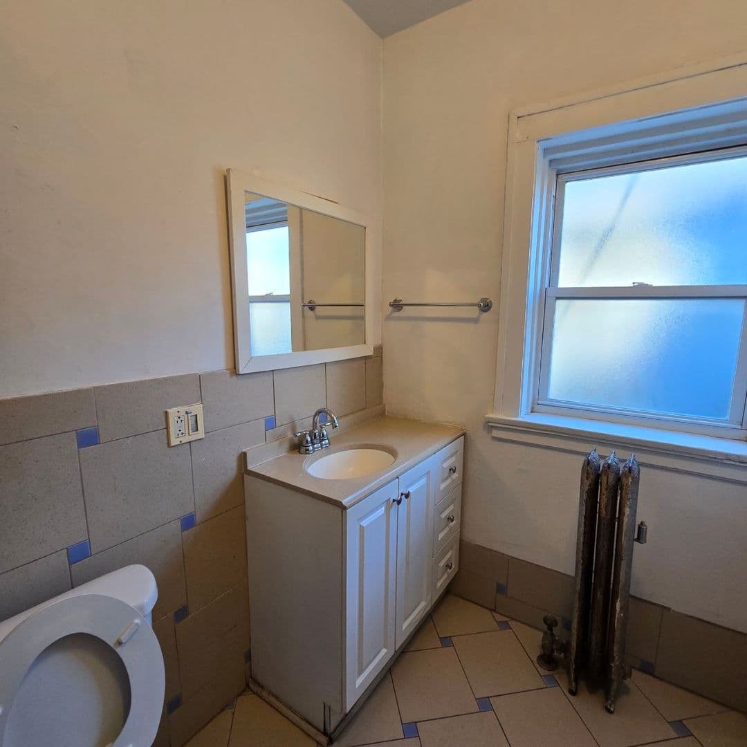 Oak Park Apartment: 510 N Humphrey Ave