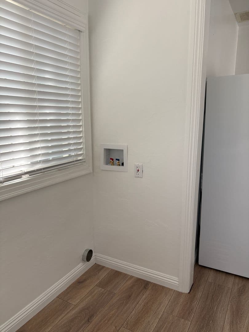 Redlands House: 810 Campus Avenue   # 1